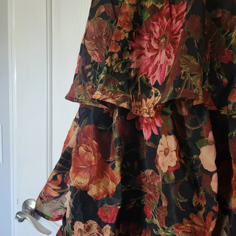 Fall Floral Tiered Midi Dress - Picture 4 of 8